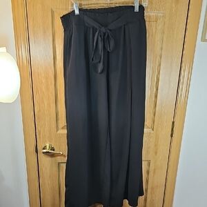 Elegant Black Wide-Leg Trousers
